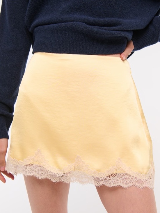 Dresses & Skirts - Abercrombie Yellow High Rise Mini Satin & Lace Skort - L